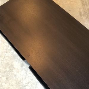 Estante pequeño de madera